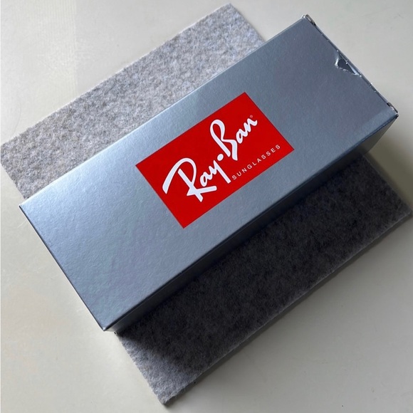 NWT Ray-Ban RB3025 Gold - Picture 3 of 4